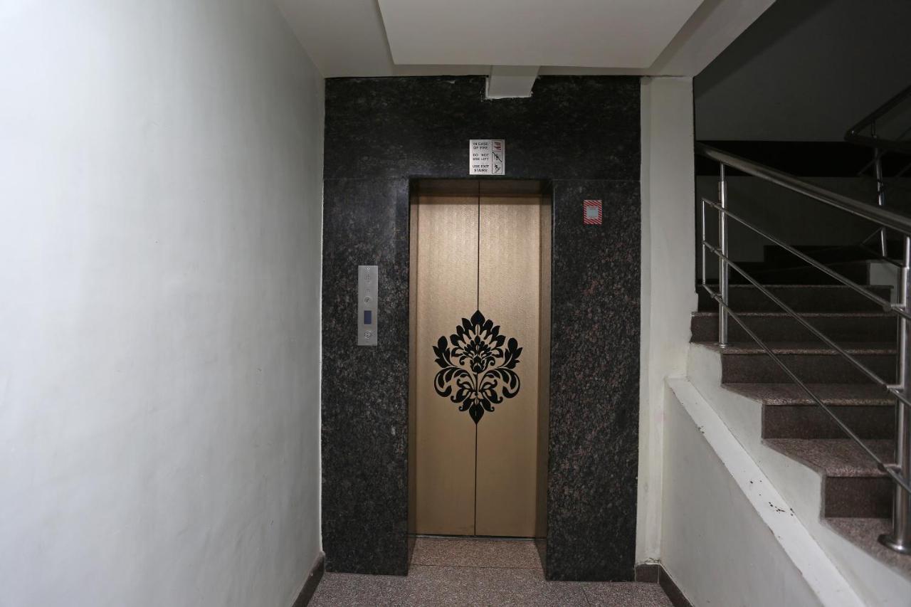 Capital O 5663 Gs Inn Chinhat Exterior foto